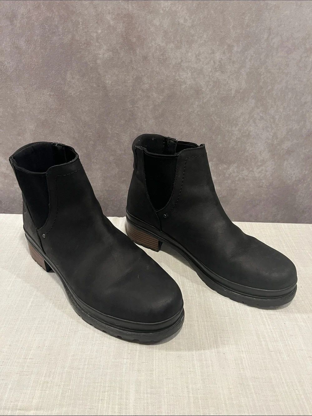 Muck Black Chelsea Ankle Boots - Classic Slip-On Style size 11